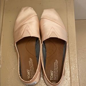 Toms pink shoes